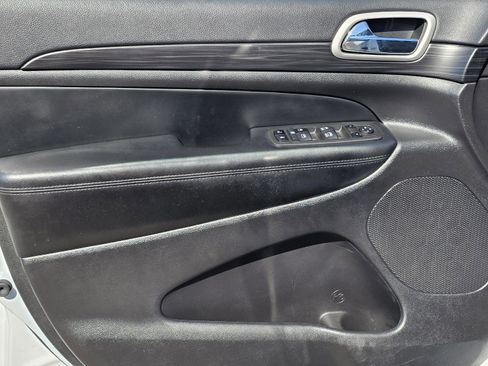 Used 2021 Jeep Grand Cherokee Laredo X image 11