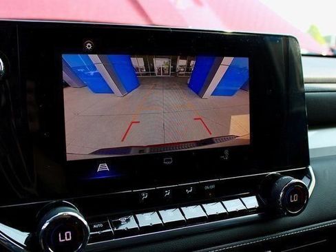 Used 2024 Chevrolet Colorado LT w/ LT Convenience Package AWD/4WD image 21