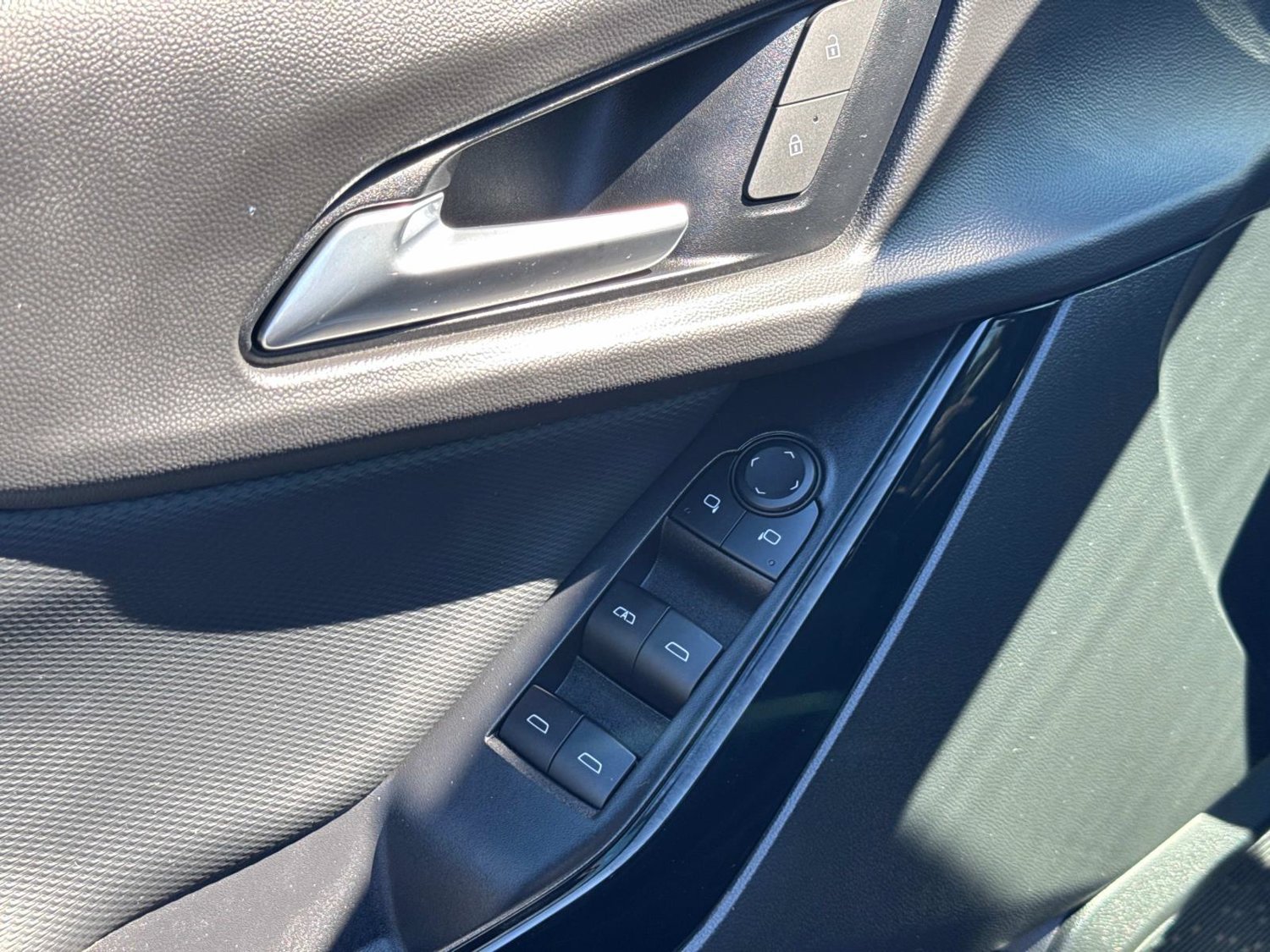 Used 2025 Chevrolet Equinox LT w/ Convenience Package II FWD image 29