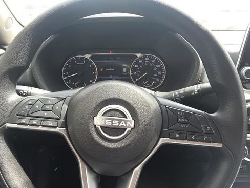 Used 2025 Nissan Sentra SV FWD image 16