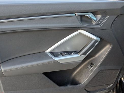 Used 2019 Audi Q3 2.0T Premium image 11