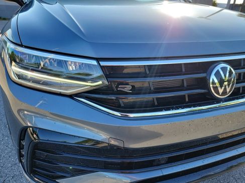 Certified 2023 Volkswagen Tiguan SE R-Line FWD image 28