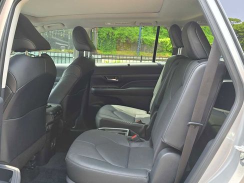 Used 2024 Toyota Grand Highlander AWD image 16