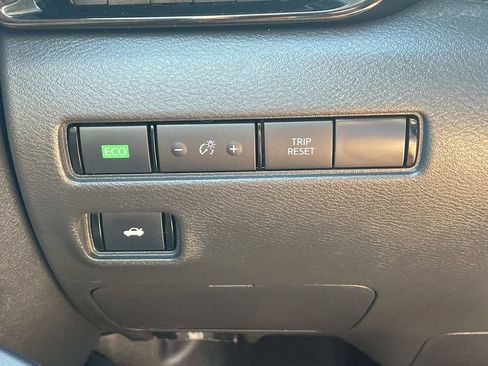 Used 2022 Nissan Sentra SV w/ Trunk Package FWD image 26