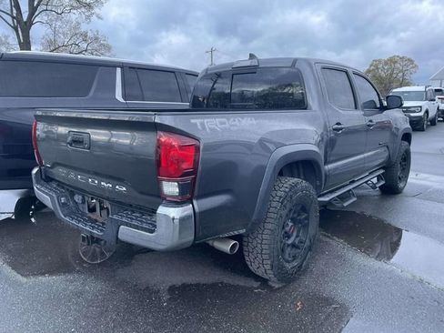 Used 2018 Toyota Tacoma TRD Off-Road image 6