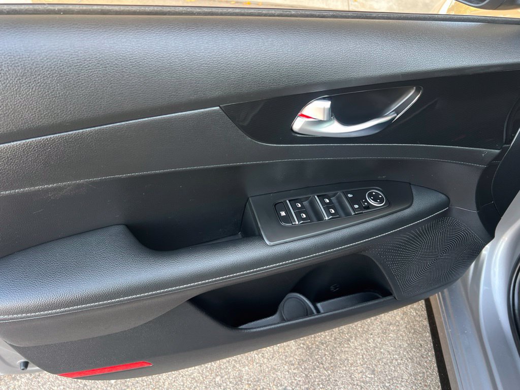 Certified 2024 Kia Forte GT-Line FWD image 7