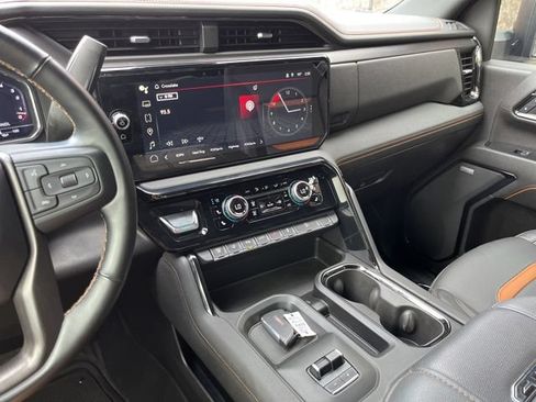 Used 2024 GMC Sierra 2500 AT4 w/ AT4 Premium Plus Package AWD/4WD image 37