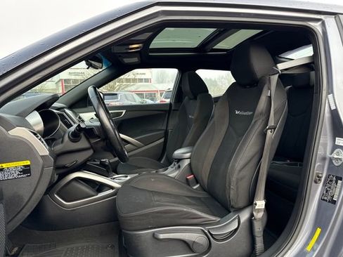 Used 2017 Hyundai Veloster Value Edition image 22