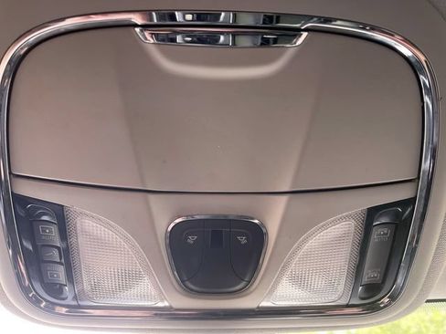 Used 2019 Jeep Cherokee Limited w/ Luxury Group AWD/4WD image 29