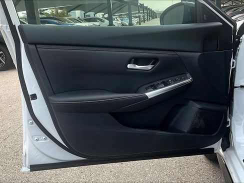 New 2025 Nissan Sentra SR w/ Midnight Edition image 13