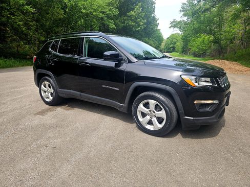 Used 2017 Jeep Compass Latitude w/ Popular Equipment Group image 3