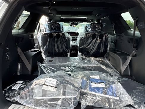 New 2025 Hyundai Palisade Calligraphy image 13