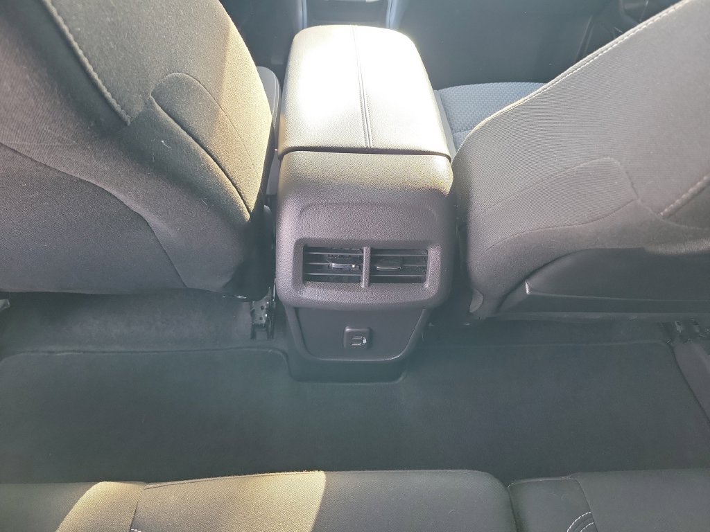 Used 2024 GMC Terrain SLE FWD image 16