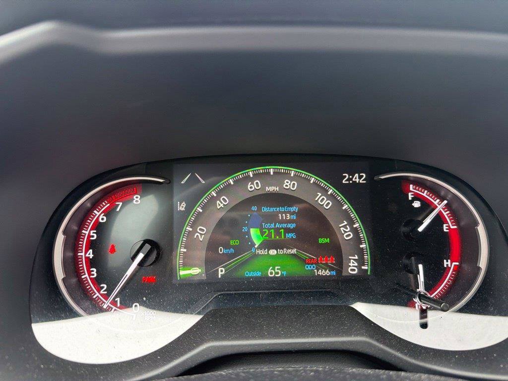 Used 2025 Toyota RAV4 XLE w/ Convenience Package AWD/4WD image 3