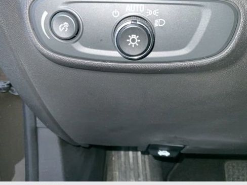 Used 2023 Chevrolet Equinox RS image 27