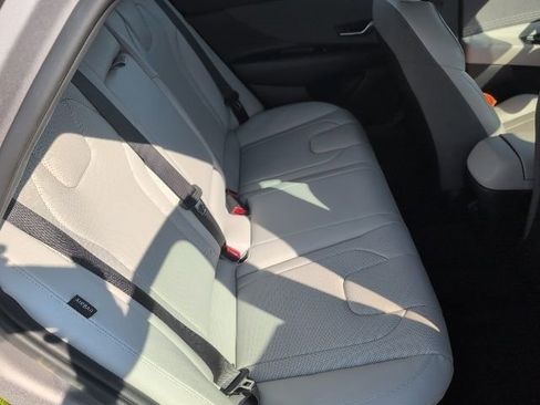 Used 2024 Hyundai Elantra Limited image 14