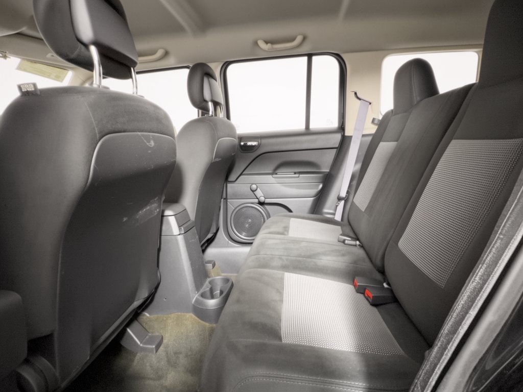 Used 2016 Jeep Patriot Sport FWD image 25