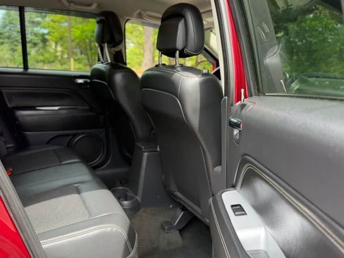Used 2016 Jeep Compass Latitude AWD/4WD image 12