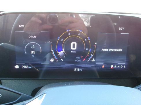 Used 2025 Chevrolet Traverse LT image 14