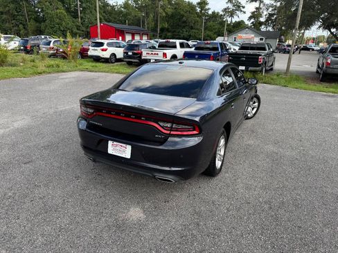 Used 2018 Dodge Charger SXT RWD image 6