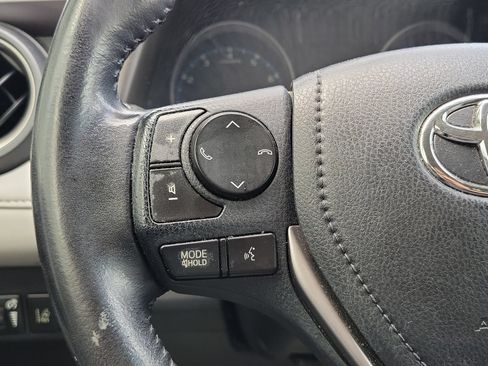 Used 2017 Toyota RAV4 XLE AWD/4WD image 16
