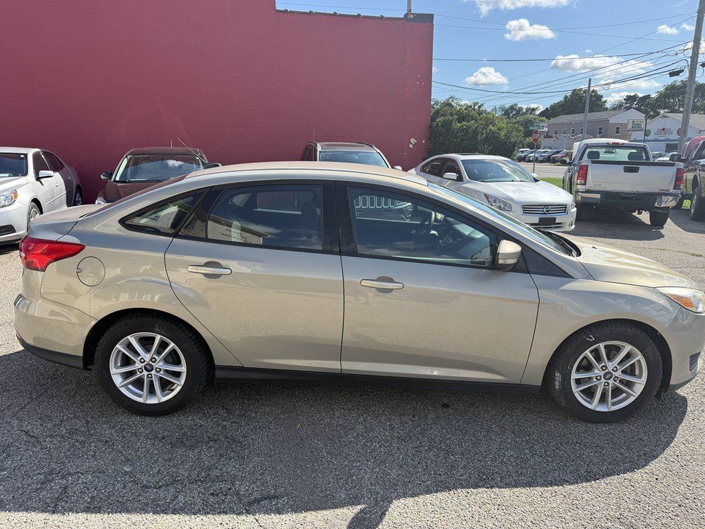 Used 2016 Ford Focus SE FWD image 6