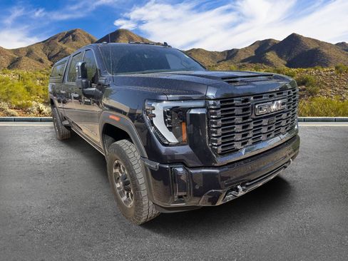 Used 2024 GMC Sierra 3500 Denali Ultimate AWD/4WD image 3