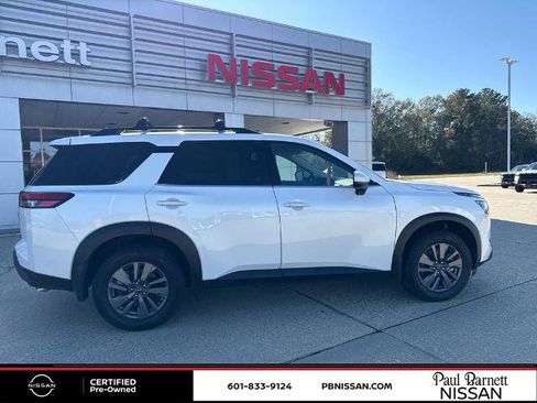 Certified 2025 Nissan Pathfinder SV w/ SV Premium Package image 5