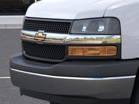 New 2026 Chevrolet Express 4500 w/ Power Convenience Package RWD image 13