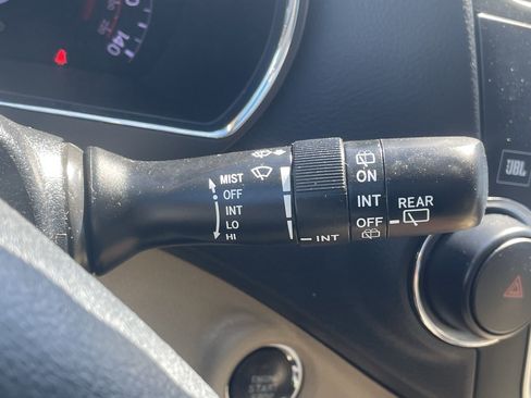 Used 2013 Toyota Highlander Limited AWD/4WD image 18