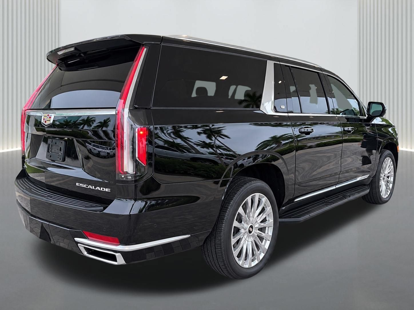 Used 2024 Cadillac Escalade ESV Premium Luxury AWD/4WD image 6