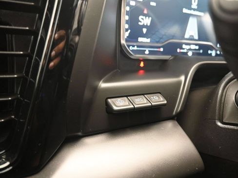 Used 2025 GMC Sierra 2500 AT4X AWD/4WD image 34
