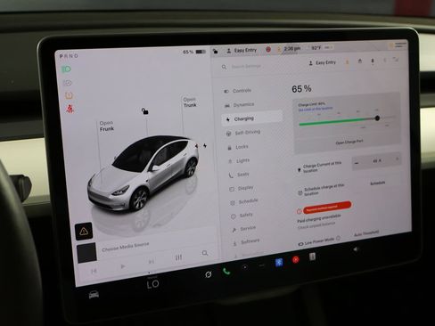 Used 2024 Tesla Model Y Long Range AWD/4WD image 24