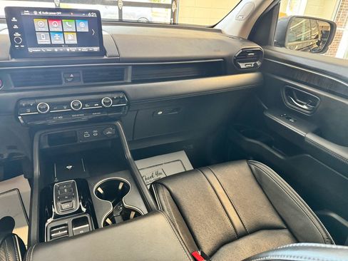 Used 2023 Honda Pilot Elite image 25