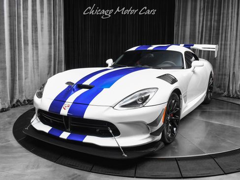 Used 2013 SRT Viper GTS w/ GTS Laguna Interior Pkg image 2
