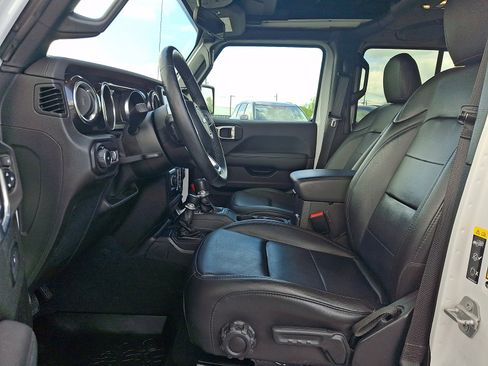 Used 2021 Jeep Wrangler Unlimited Sahara image 13