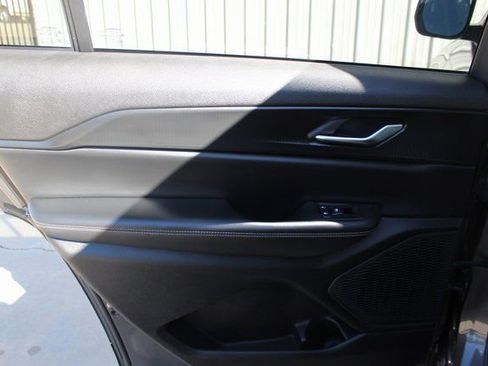 Used 2023 Jeep Grand Cherokee L Laredo image 18