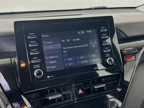 Used 2021 Toyota Camry SE image 29