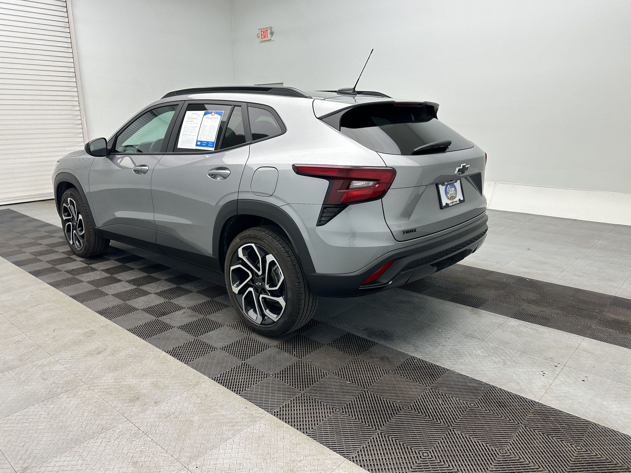 Certified 2024 Chevrolet Trax RS w/ Sunroof Package FWD image 3