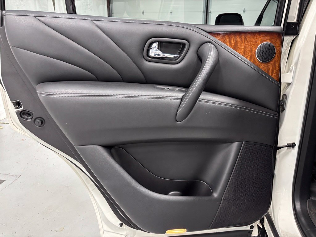 Used 2015 INFINITI QX80 4WD w/ Deluxe Technology Package image 40