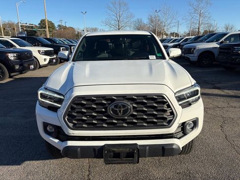 Used 2021 Toyota Tacoma TRD Off-Road image 2