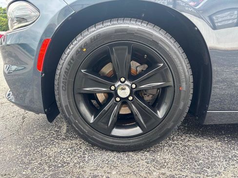 Used 2016 Dodge Charger SXT w/ Navigation & Travel Group RWD image 10
