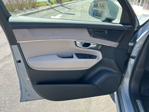 Used 2025 Volvo XC90 B5 Plus image 16