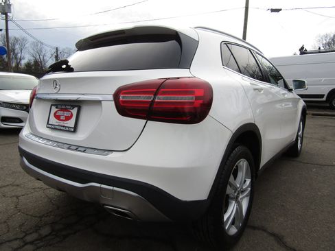Used 2020 Mercedes-Benz GLA 250 4MATIC w/ Premium Package image 7