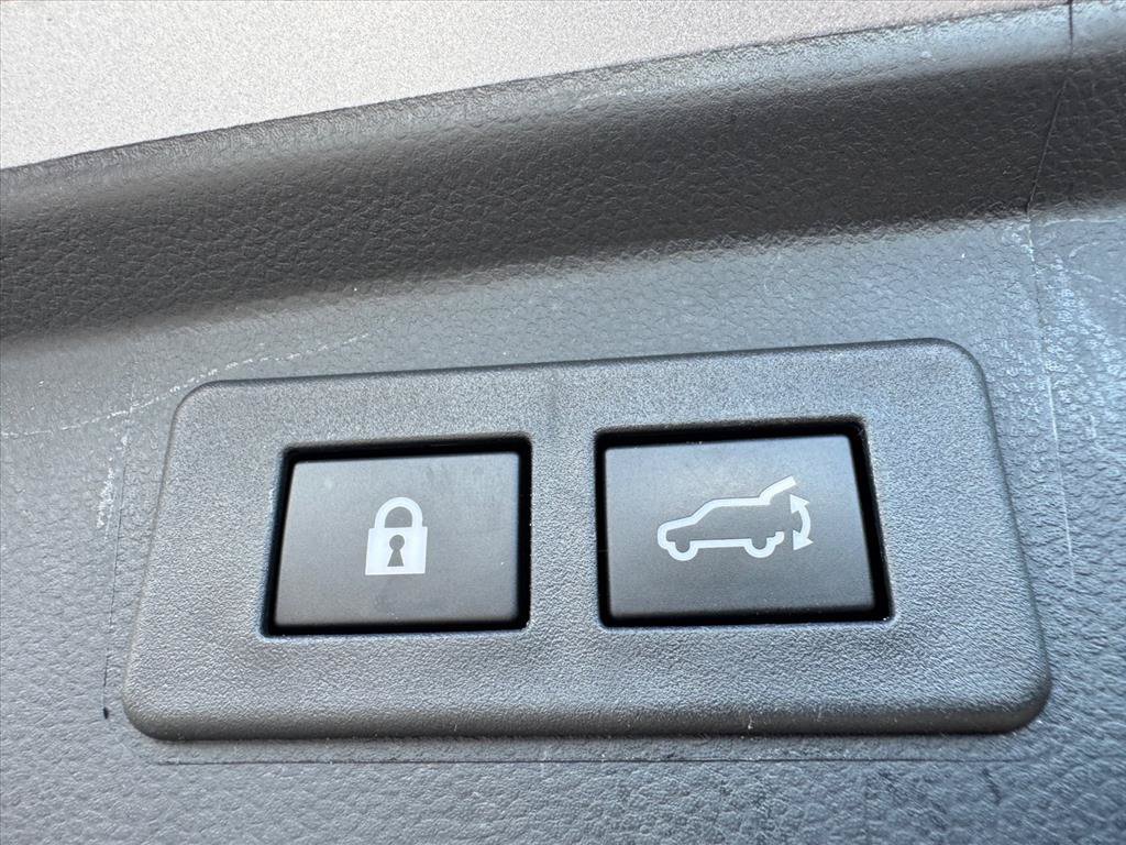 Used 2023 Subaru Outback Touring AWD/4WD image 11