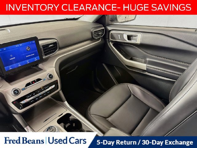 Used 2023 Ford Explorer XLT w/ Equipment Group 202A AWD/4WD image 29