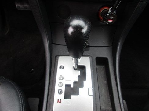 Used 2005 MAZDA MAZDA3 s w/ Moonroof & 6-CD Pkg FWD image 23