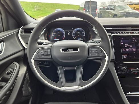 New 2026 Jeep Grand Cherokee L Laredo AWD/4WD image 17