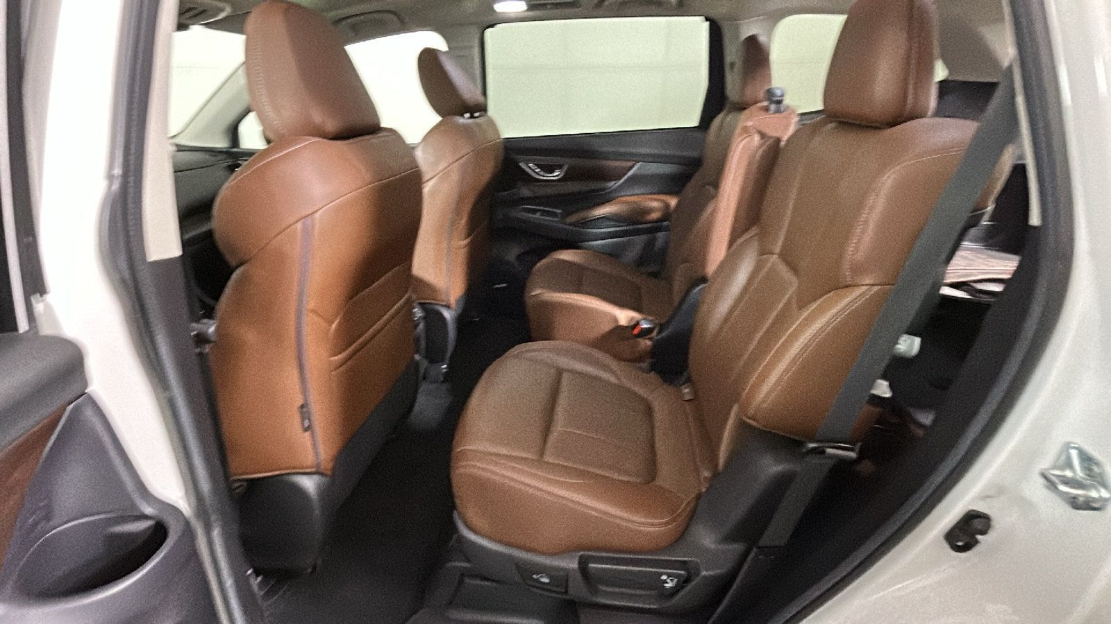 Used 2024 Subaru Ascent Touring AWD/4WD image 32