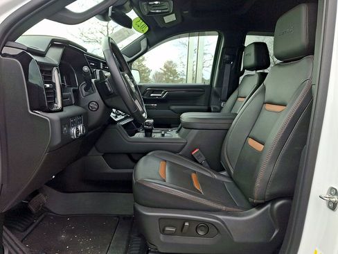 Used 2023 GMC Sierra 1500 AT4 image 13